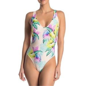 Rip Curl
Women's Ophelia One Piece Swimsuit Sz L